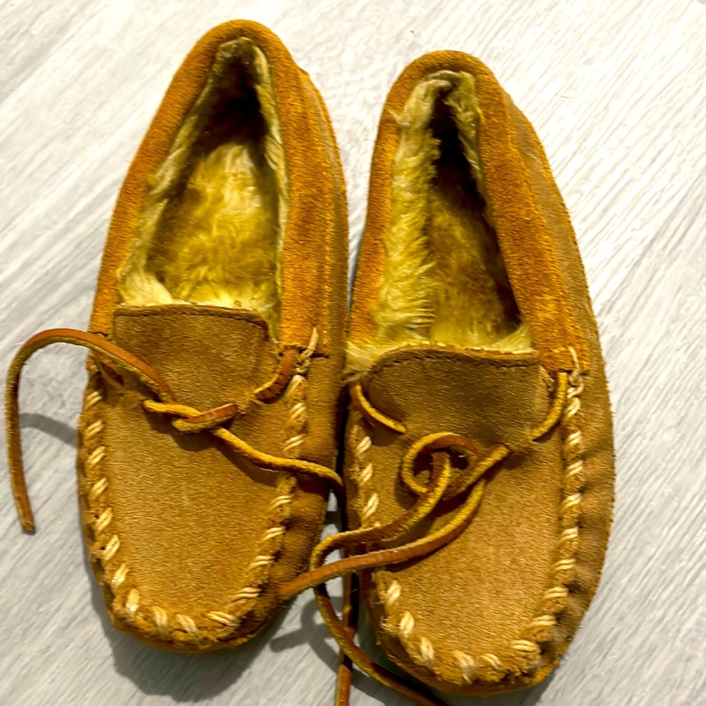 LLBean kids slippers- Barely worn - size 11 camel color